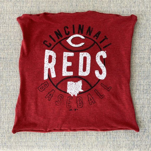 Cincinnati Reds MLB Baseball Handmade upcycled T-shirt 16x16 Throw pillow cover - Picture 9 of 11